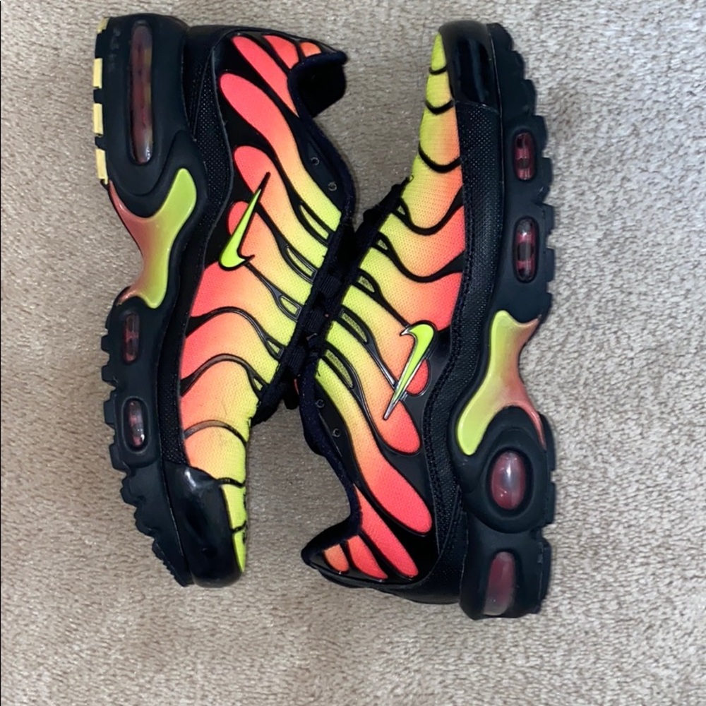Women’s Nike air max plus